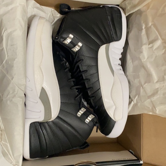 Air Jordan 12 Retro Playoff 2012 - Picture 2 of 11